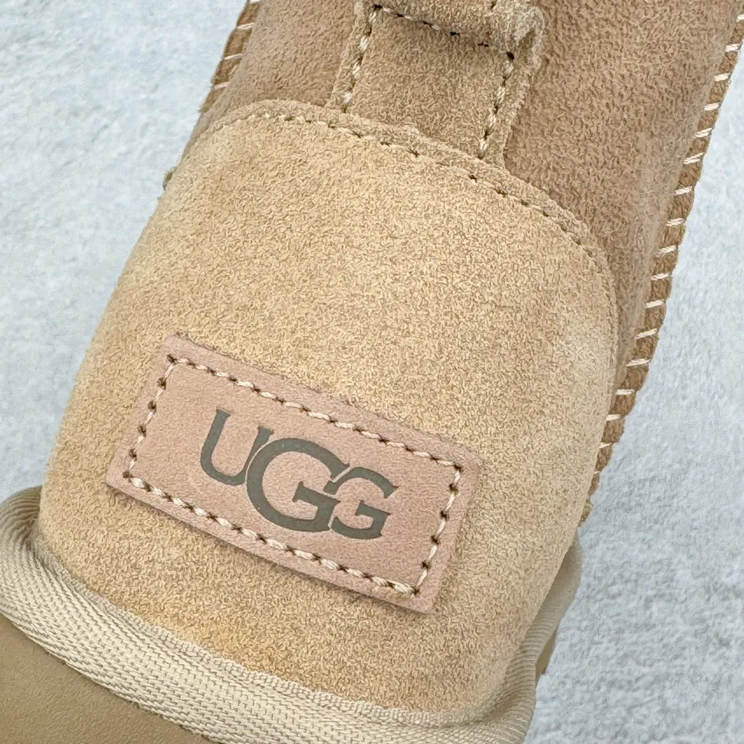 Pick up locally💰520 UGG 6222 Classic short-cut autumn and winter sheepskin and fur integrated snow boots. All shoes are made from the same factory as ZP. Longfeng A-grade Australian imported sheepskin and fur integrated men's and women's boots. Brand OEM production line. Fully follow the ZP process. OEM original pattern maker. Adhering to the principle of no original shoes and no development selection. Pay attention to every detail. The most authentic version on the market. TREADLITE "Light Wing" technology outsole. Lightweight/durable/flexible/pile size: 35 36 37 38 39 40 41 42 43 44 45 Coding: by2936070